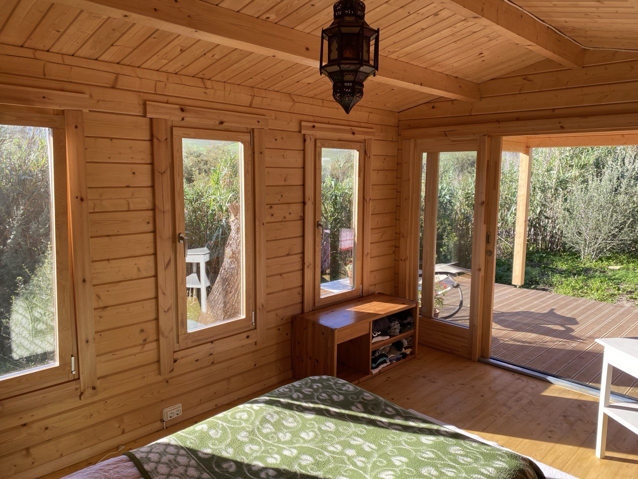 Holz-Haus-Innen-Terasse